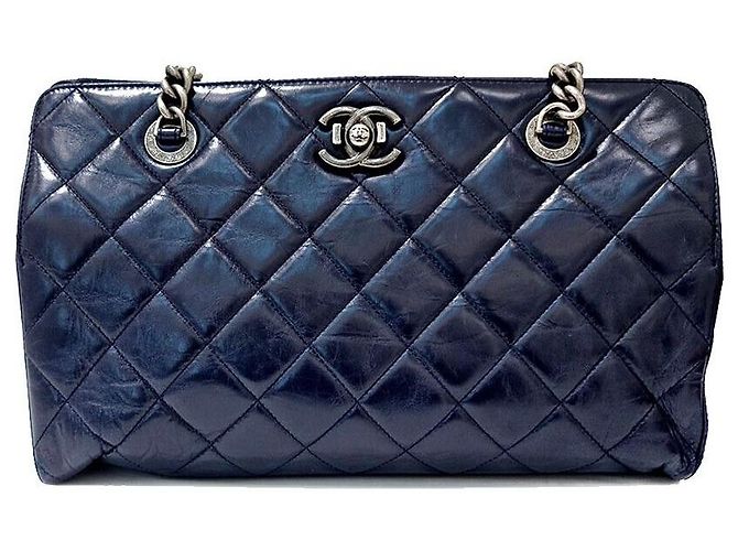 Chanel Bolsa de ombro em couro de bezerro com corrente Azul