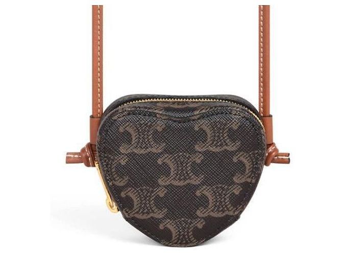 Céline Bolso Micro Triomphe Corazón Castaño