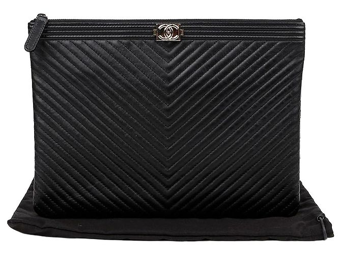 Le Boy Chanel Clutch Chevron Boy Médio Preto