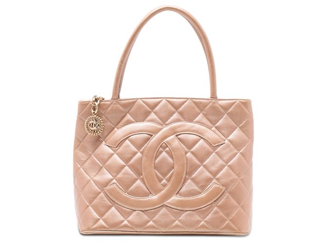 Bolsa Medallion em couro de cordeiro marrom Chanel Bege