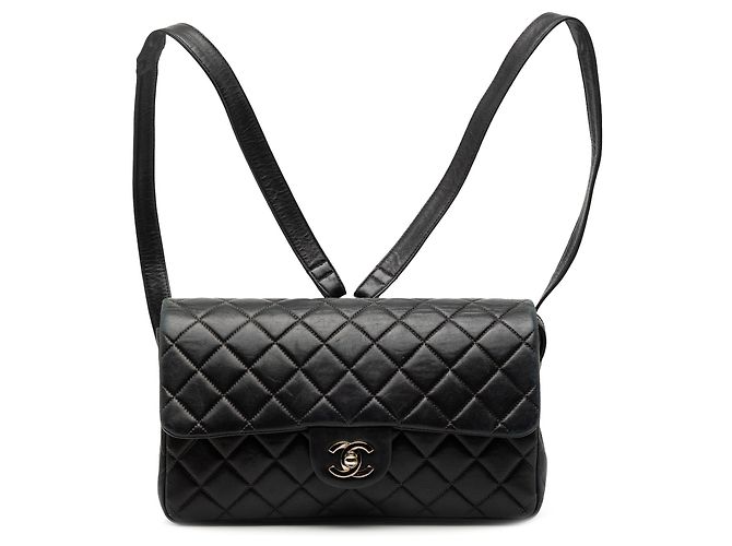 Schwarzer mittlerer Rucksack aus gestepptem Lammleder von Chanel