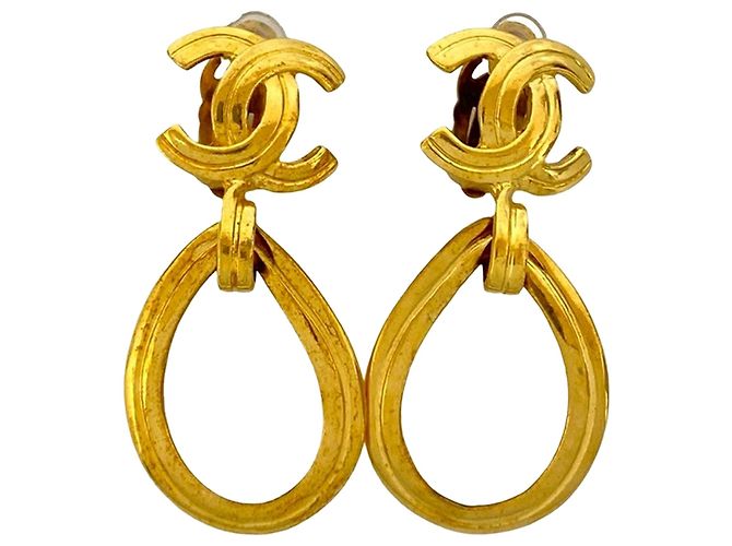 Goldene CC Loop-Ohrclips von Chanel