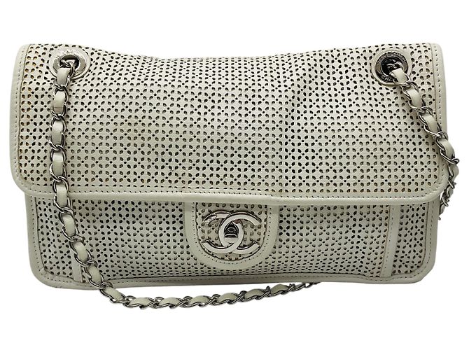 Bolsa Chanel de couro perfurado branco Up In The Air com hardware prateado