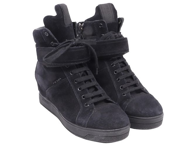 Baskets montantes à talon compensé Prada Sport en daim noir