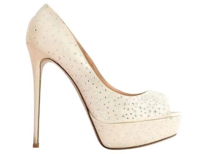 Valentino Ecru-Absatzschuhe Roh