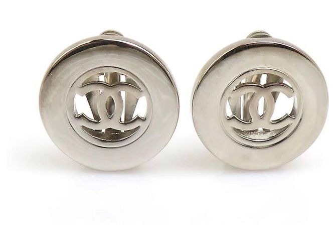 Brincos de clipe em metal prateado Chanel Coco Mark Prata
