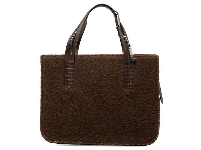 Sac à main en cuir marron Chanel