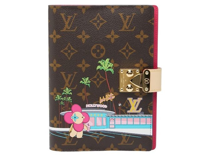 Estojo para passaporte Vivienne Couverture Monogram Louis Vuitton Marrom Rosa Multicor