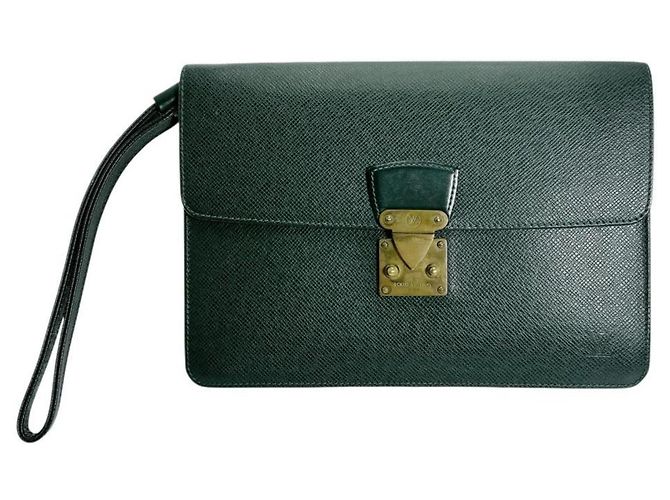 Louis Vuitton Taiga Episea Clutch Tasche Grün