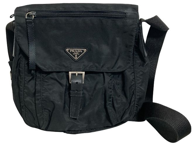 Bolso de hombro de nylon negro con placa de logo triangular Prada