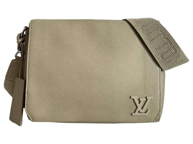 Bolso Mensajero Aerogram Takeoff Louis Vuitton Verde Salvia Verde claro