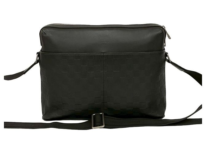 Bolso de Hombro Louis Vuitton Calypso MM en Cuero Damier Infini Negro