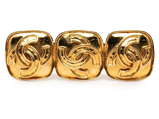 Spilla Vintage Triple Coco Mark Placcata Oro di Chanel D'oro
