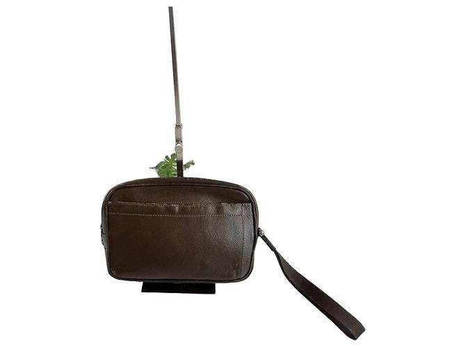 Pochette Louis Vuitton en cuir marron