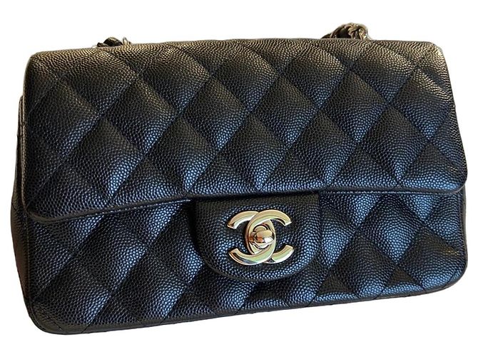 Timeless Pieza muy rara. Bolso Chanel Rectangular con solapa en cuero caviar negro