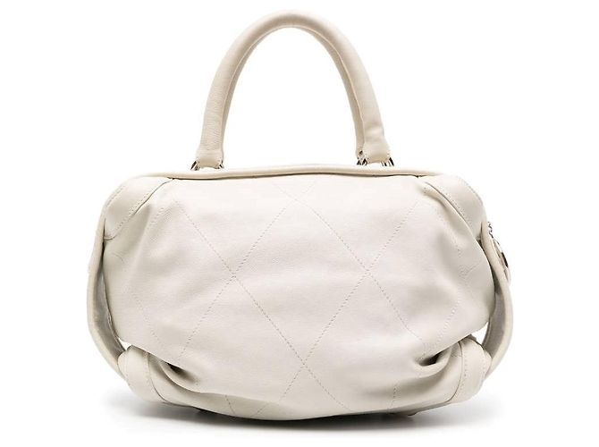 Bolsa de mão em couro acolchoado branco creme Chanel - Anos 2000 Cru
