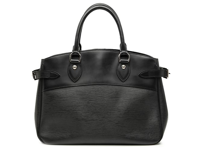 Louis Vuitton Passy PM em Epi Preto