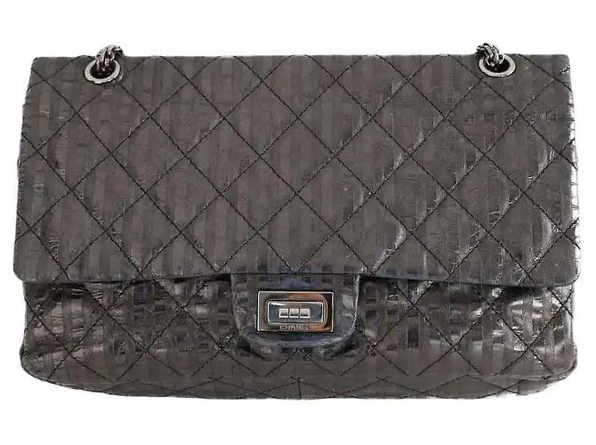 Chanel Bolsa de Ombro 2.55 em Couro Cinza