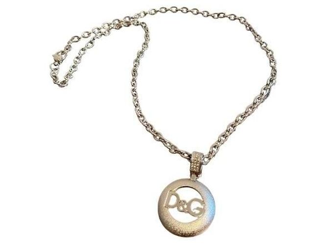 Colar refinado DOLCE & GABBANA com pingente logotipado e pequenos cristais Swarovski
