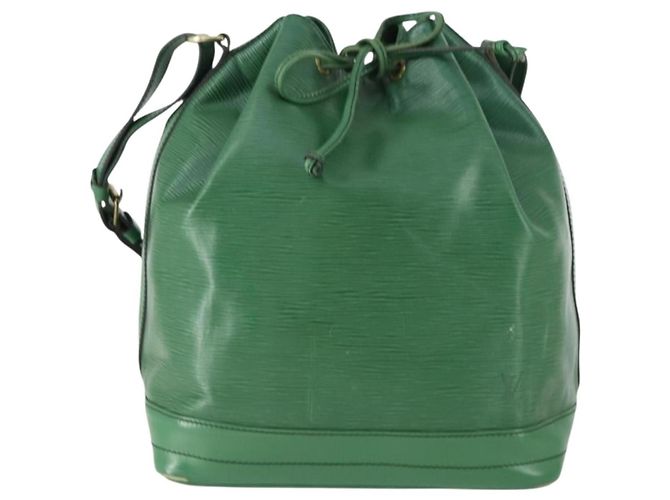 Bolsa Louis Vuitton Noe em couro Epi Large Verde