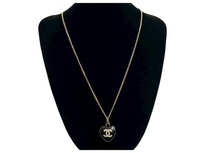 Collar con motivo de corazón Coco Mark de CHANEL Negro Dorado