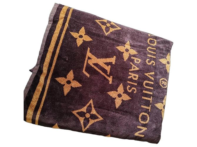 Toalla Louis Vuitton Monogram Castaño Dorado