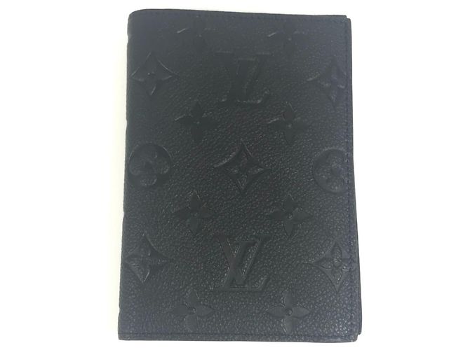 Capa de Passaporte Monogram Empreinte Louis Vuitton Preto
