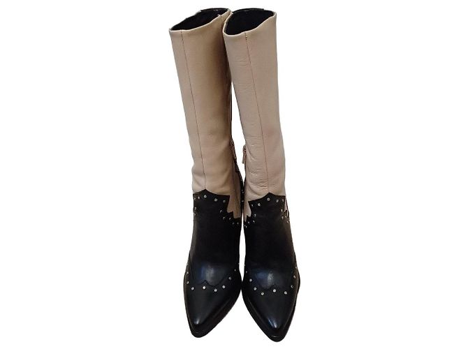 Autre Marque Bicolor leather boots with studs Black Beige