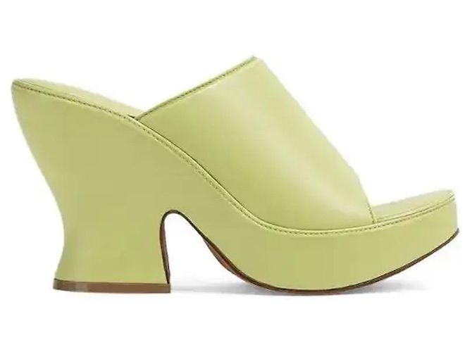 Bottega Veneta Mules em bloco de capim-marinho em couro de bezerro Caqui Verde claro
