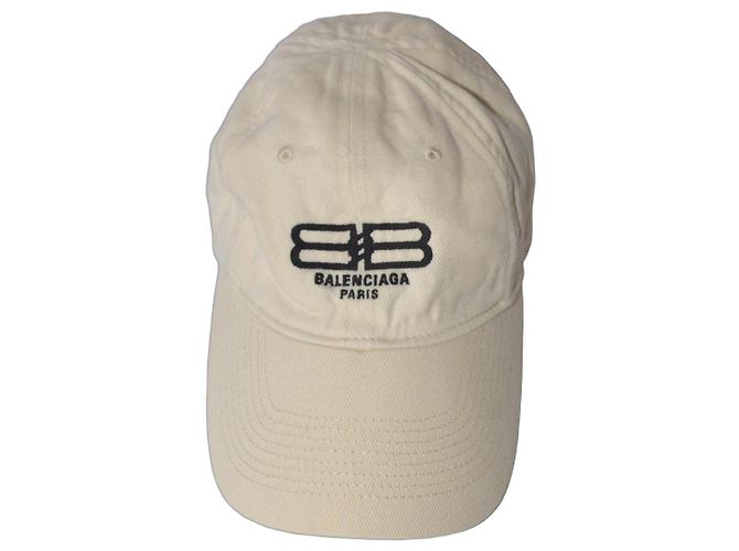 Balenciaga Sombreros