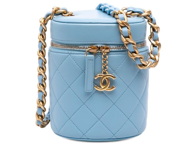 Chanel Mini CC Azul em Couro de Cordeiro Matelassado Vertical Vanity Case Azul claro