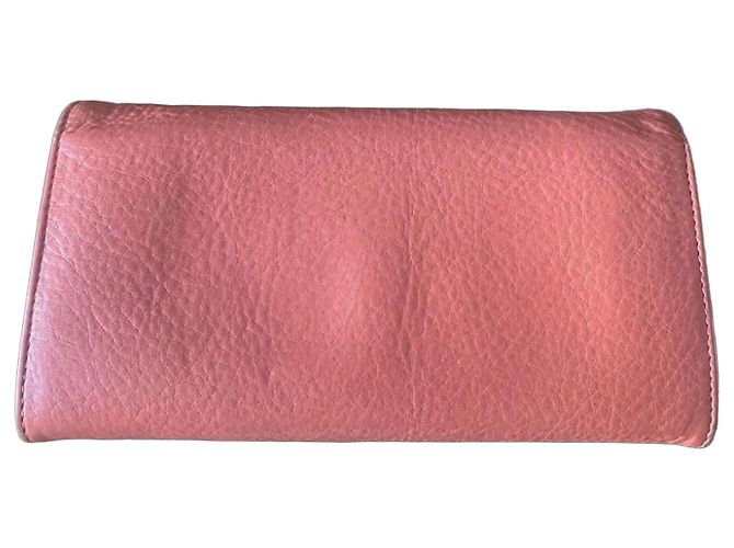 Cartera See by Chloé Capucine de cuero texturizado coral