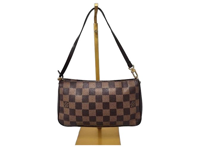 LOUIS VUITTON Bolsa Pochette Navona em Canvas Damier Marrom