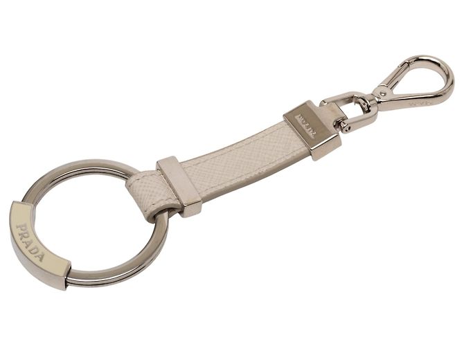 Chaveiro em Saffiano cinza com logo Prada Marrom