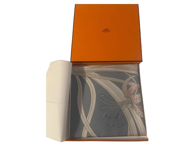Constance Hermès Seidentuch Grau 90x90