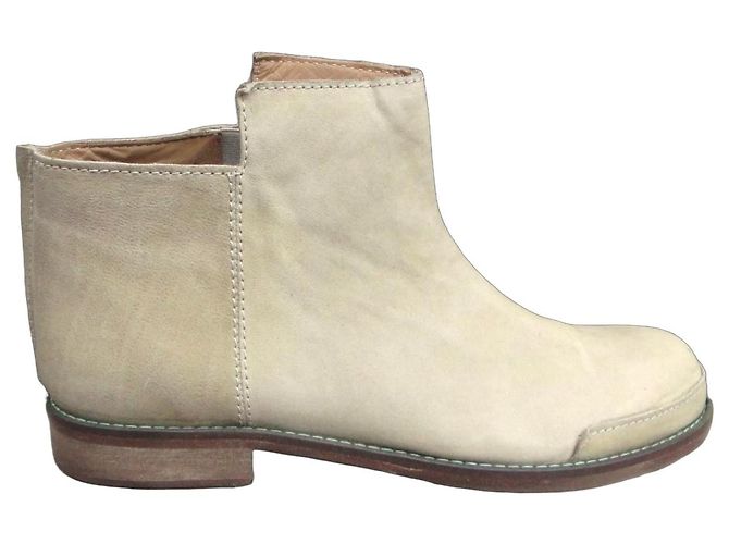 Botas Acne Gun em couro bege