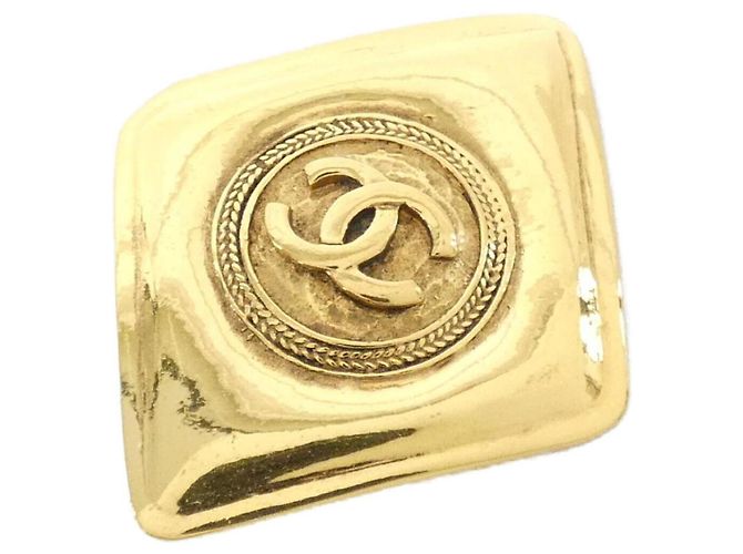 Chanel Goldbrosche Golden