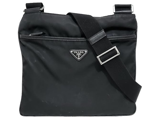 Borsa messenger Prada in nylon e pelle Saffiano nera Nero