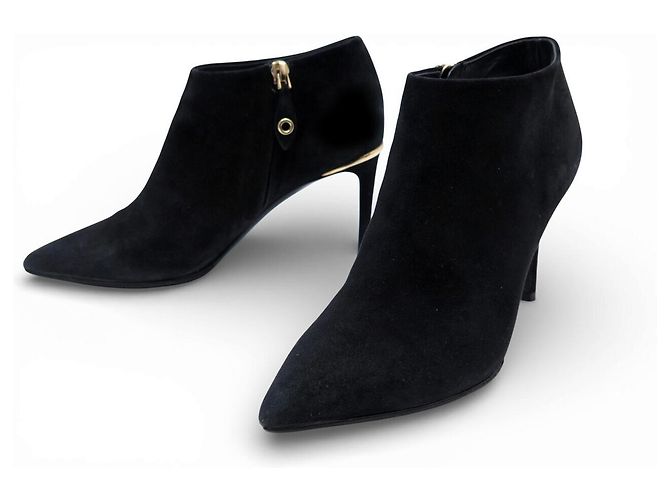 LOUIS VUITTON LOW HEEL ANKLE BOOTS SIZE 36 IN BLACK SUEDE