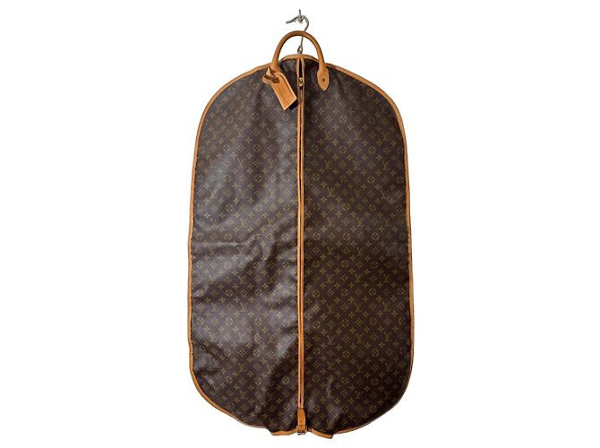 Bolsa de ropa Monogram Louis Vuitton Castaño