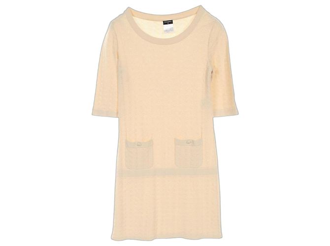Timeless Vestido de algodón con botón Coco Mark de Chanel Beige Crudo