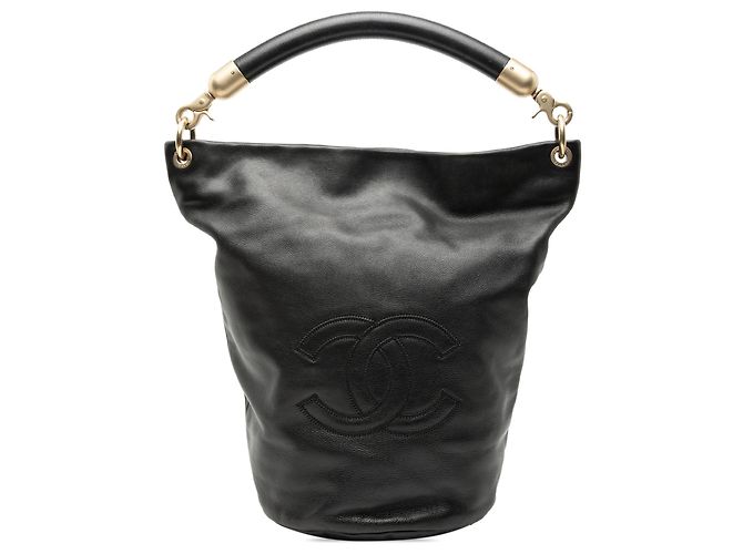 Borsa a secchiello in agnello nero CC di Chanel