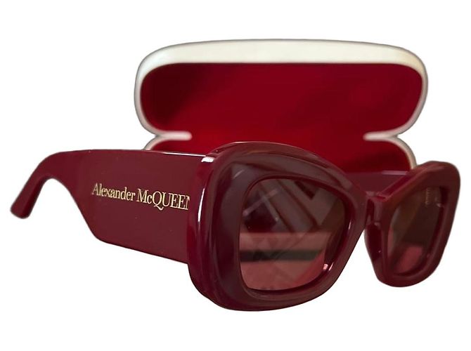 Gafas de sol Alexander McQueen en rojo Burdeos