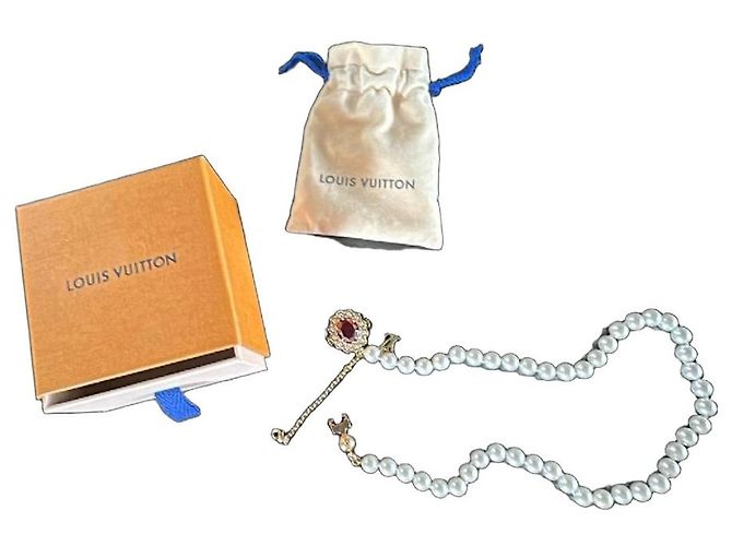 Louis Vuitton Colar de pérolas com pingente de rubi e ouro Branco Vermelho Dourado