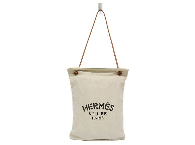 Bolsa de Ombro Aline GM da Hermès Marrom Fora de branco