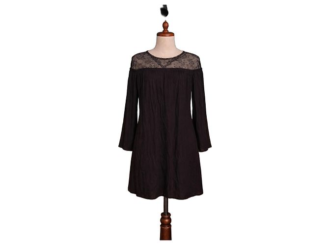 Schwarzes Spitzenkleid Sandro
