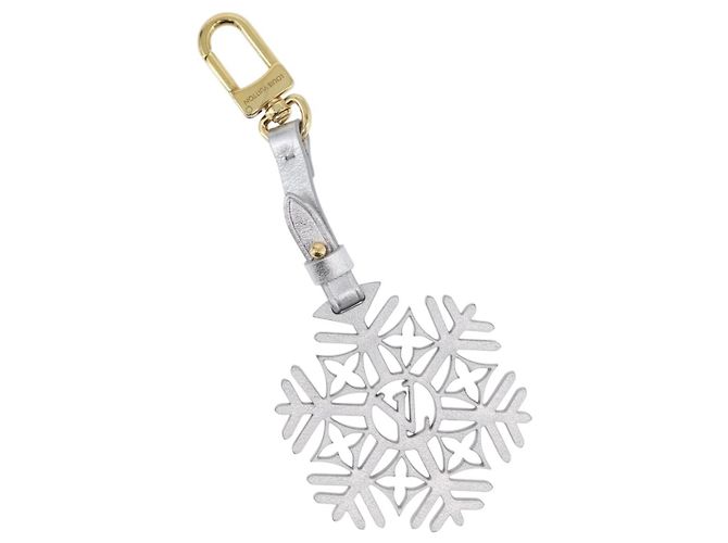 LOUIS VUITTON Snow Flake Charm Leather Silver M79293 LV Auth 168249M Silvery
