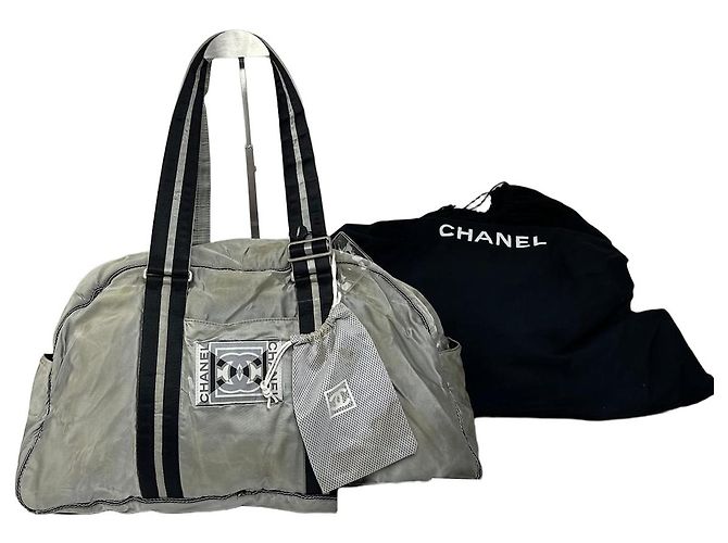 Vintage Chanel Polyester Duffel Bag Silber Schwarz