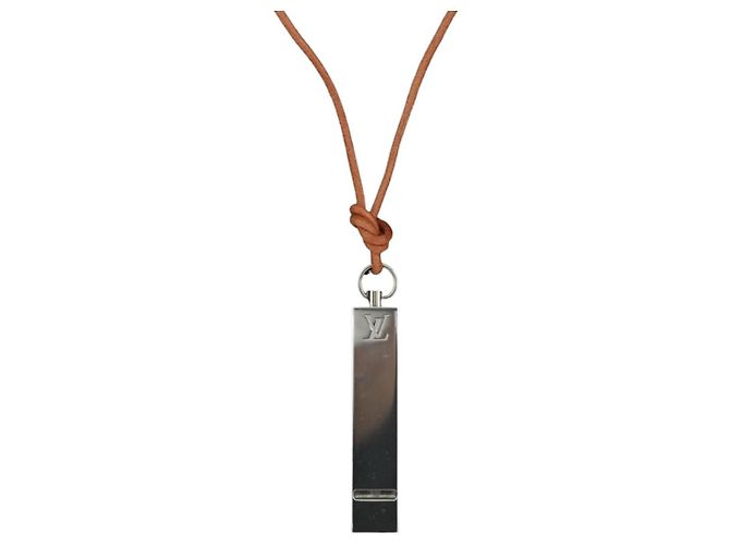 Collar silbato LV Cup de metal plateado LOUIS VUITTON Auth 171365A Plata