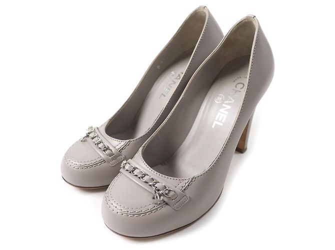 Timeless COCO MarkChain Leder-Pumps von Chanel Grau